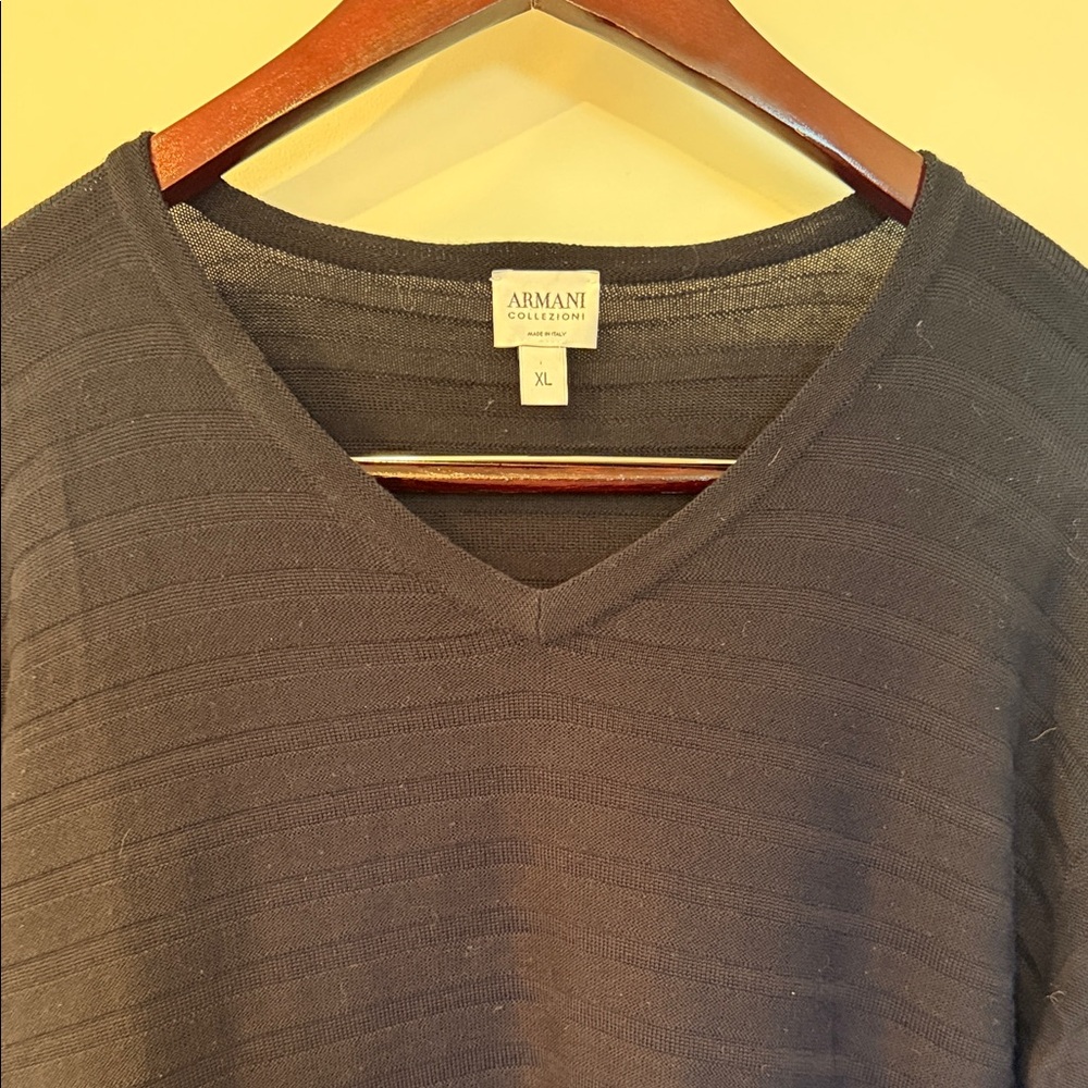 Armani Collezioni Men's black  V-Neck Sweater